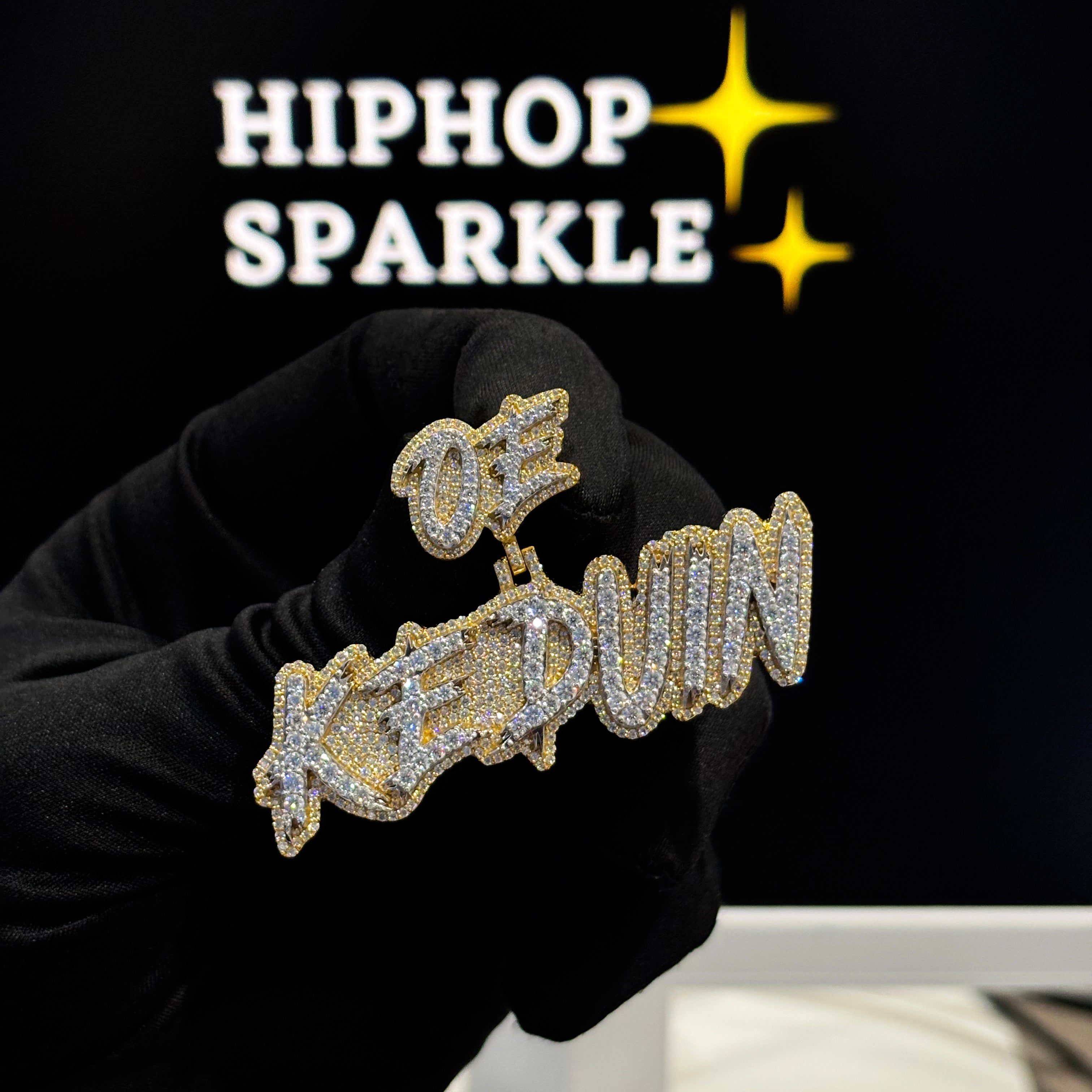 OE KEDUIN two-tone white & yellow gold custom name pendant iced with moissanite stones – Hip Hop Sparkle