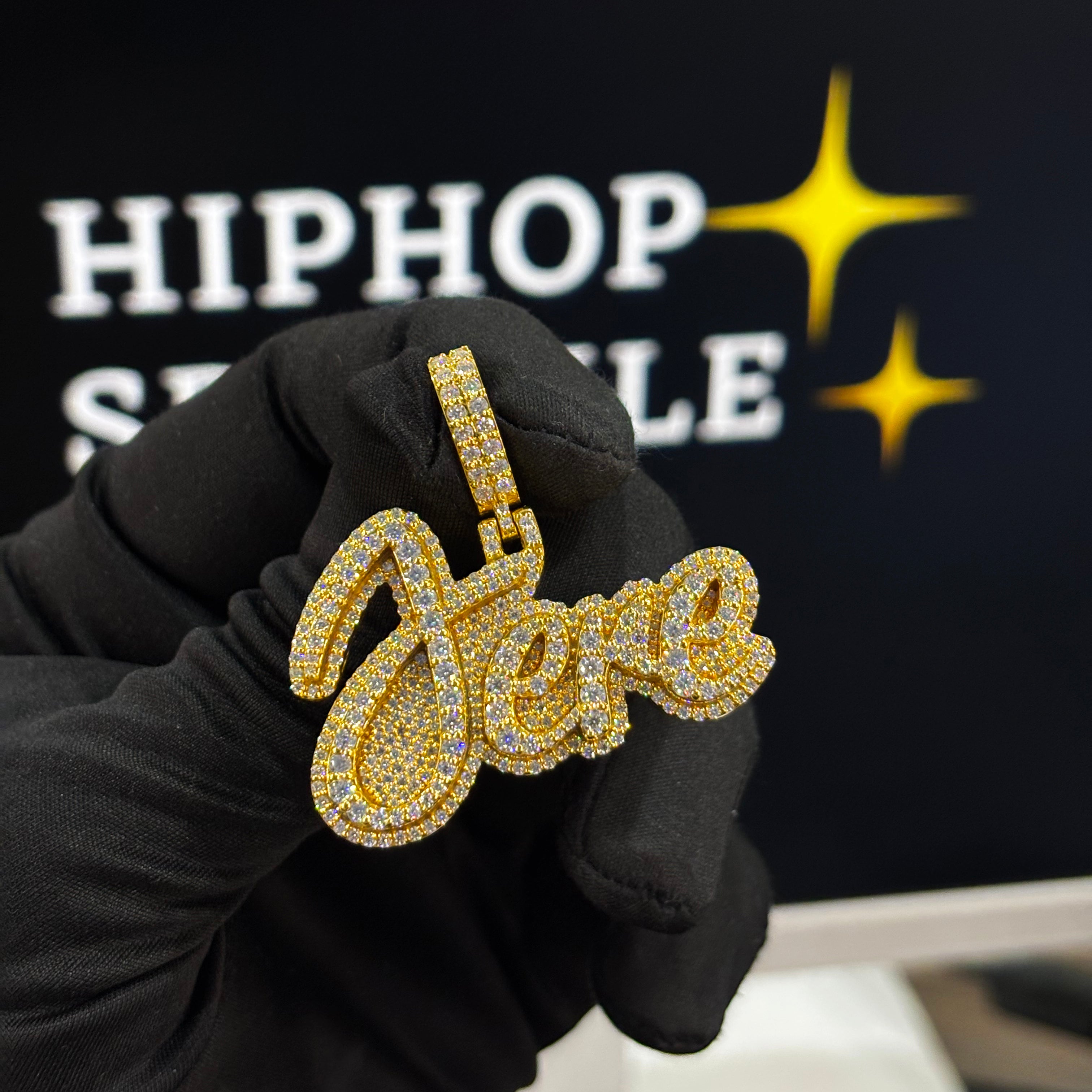 Jere custom name pendant, iced out hip hop jewelry in 1.8 inch size with moissanite diamonds.