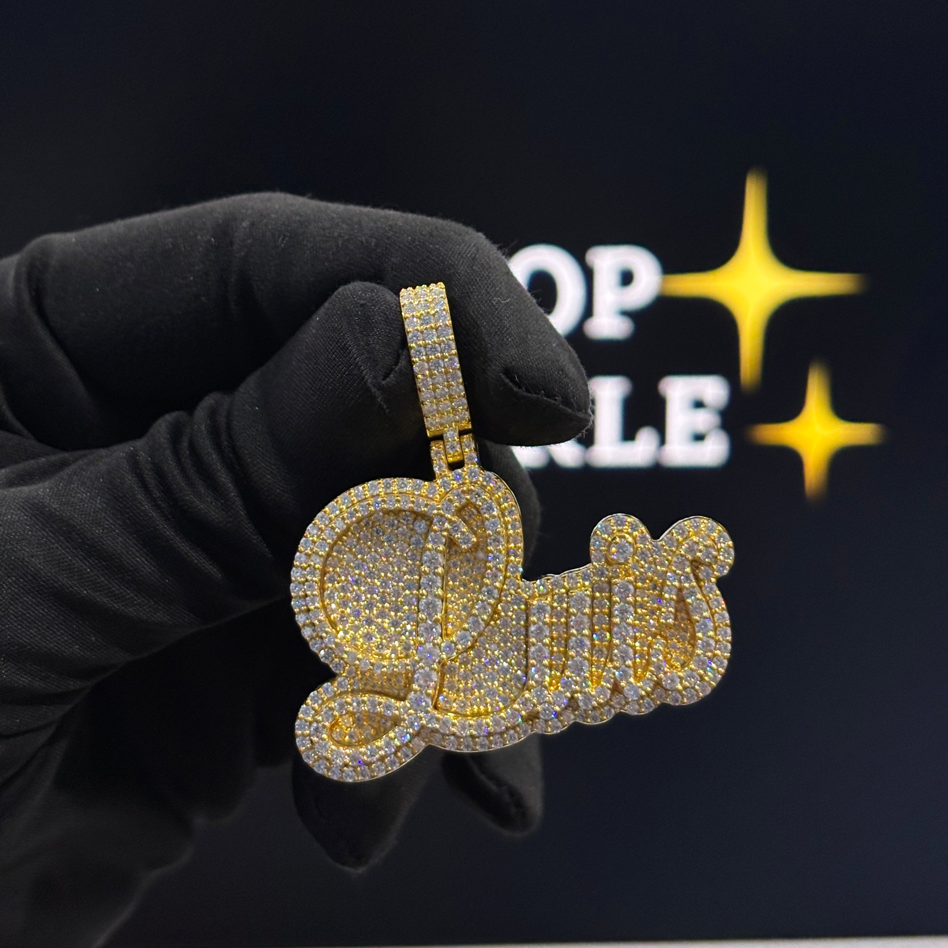 Luis Custom Name Pendant – 925 Silver with 14K Gold Plating & VVS Moissanite (2")