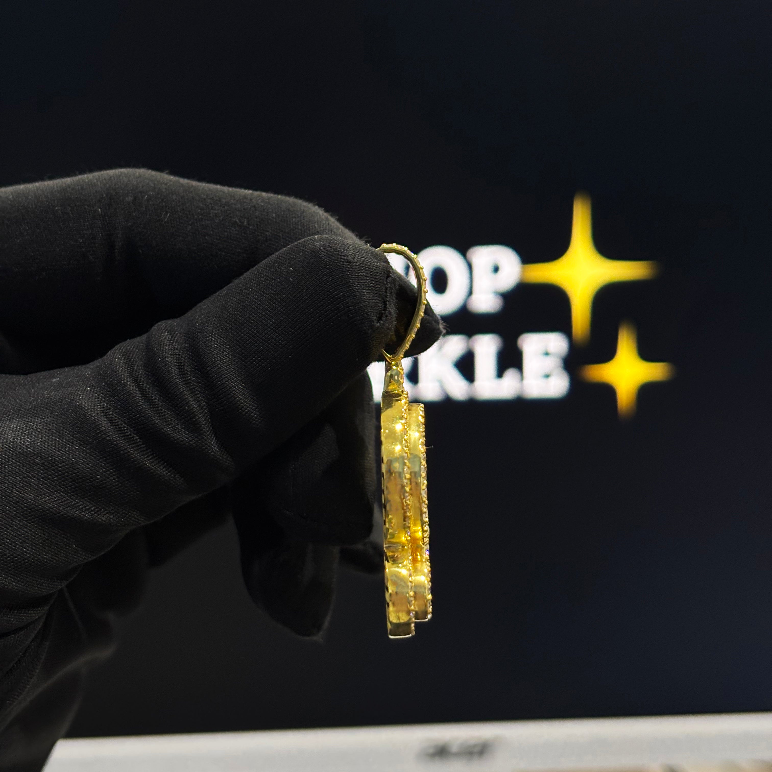 Luis Custom Name Pendant – 925 Silver with 14K Gold Plating & VVS Moissanite (2")