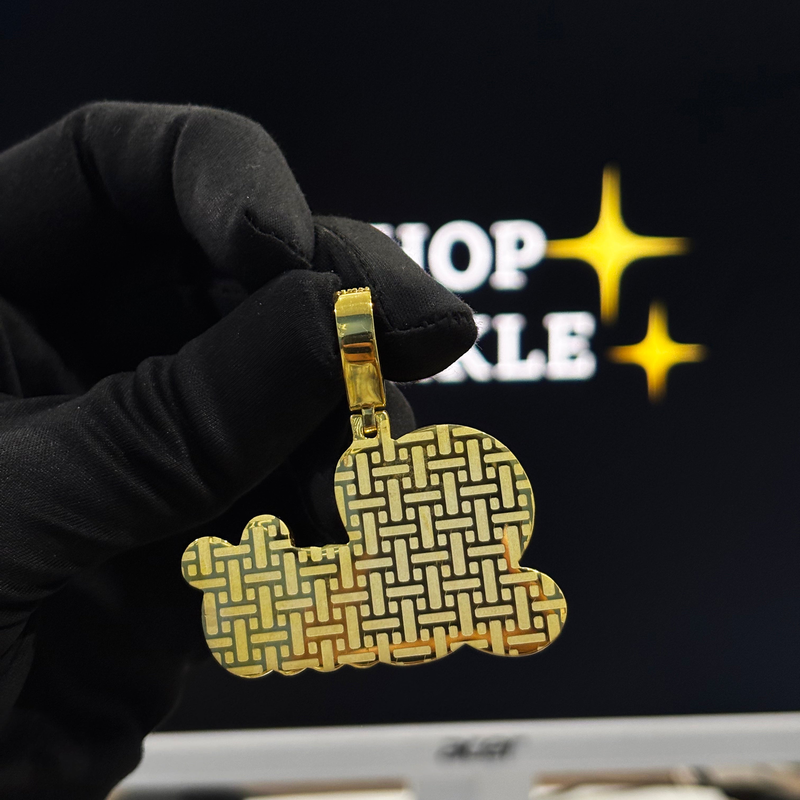 Luis Custom Name Pendant – 925 Silver with 14K Gold Plating & VVS Moissanite (2")