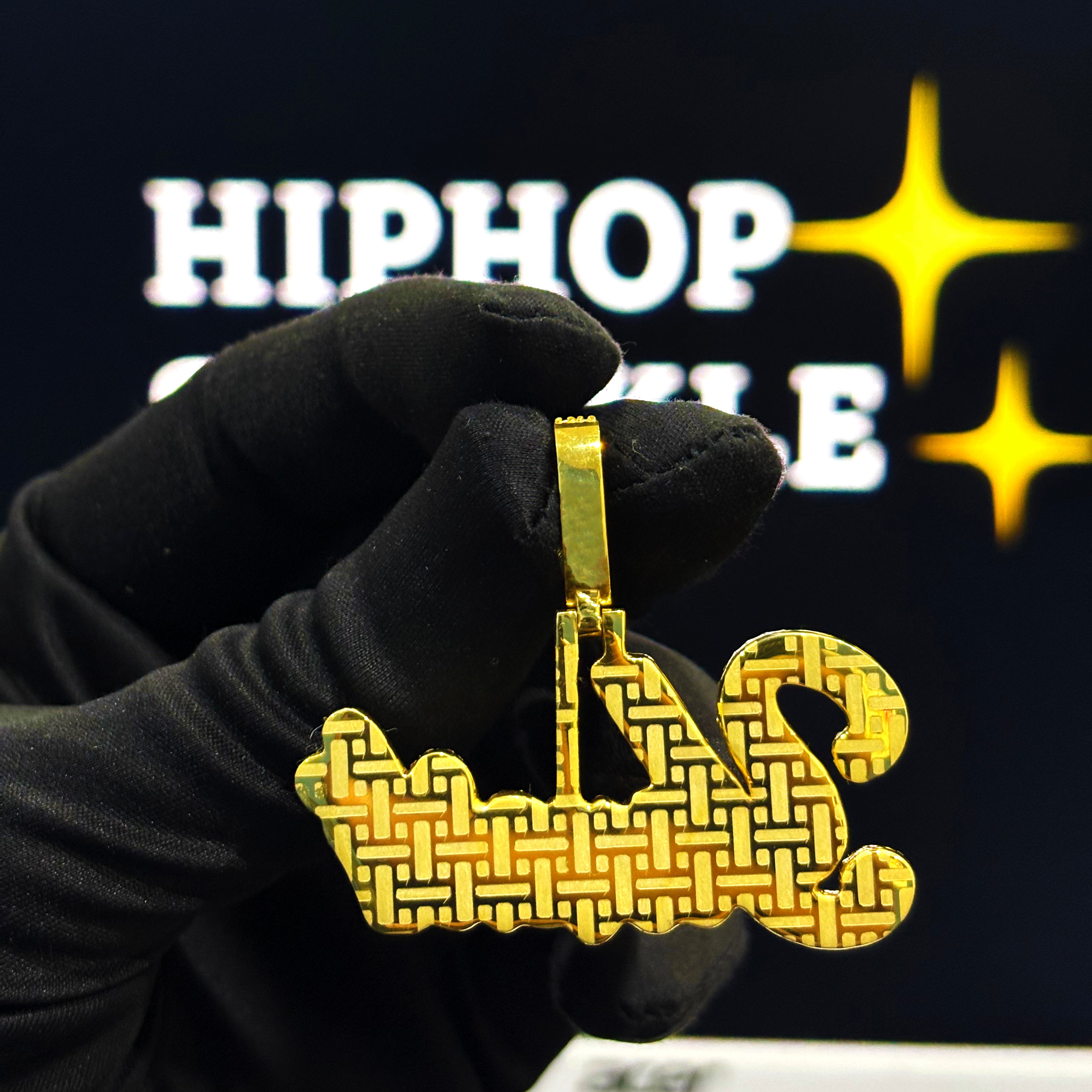 Custom Name Pendant “Yaneidi” – 925 Silver Iced Out with VVS Moissanite (2" Length)